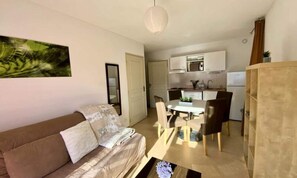 Interior - Apartments for 4 People (Avene)