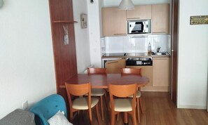 Dining - 2-room Apartment for 4 People - Comfort (Bagnères-de-Bigorre)