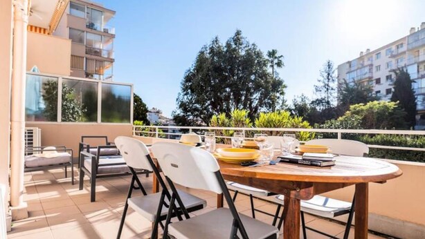 Outdoor dining - Apartment in Cannes Near Midi Beaches (Cannes)