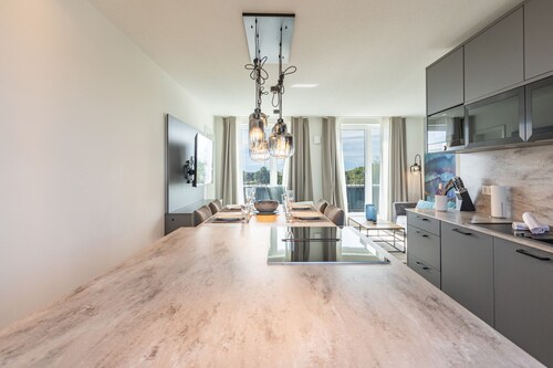 Luxusapartement mit Meerblick