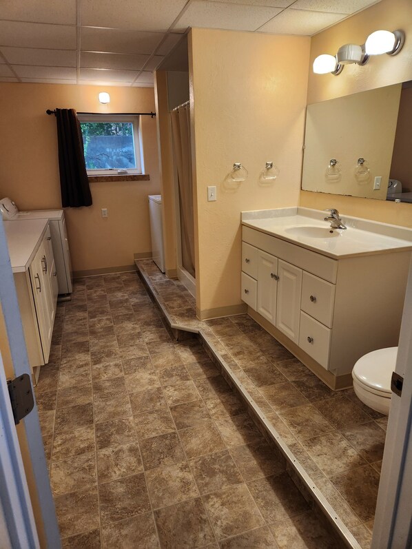 Towels, soap, toilet paper - Man cave 3.0 (Circle)