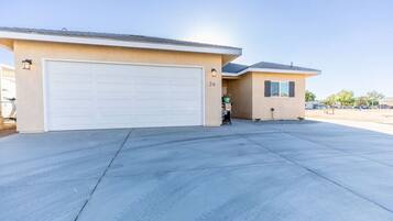 Rumah Klasik, Bebas Asap Rokok, patio | Halaman properti