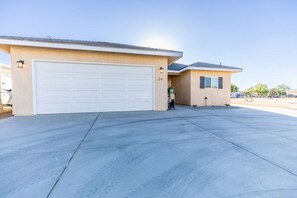 Rumah Klasik, Bebas Asap Rokok, patio | Halaman properti