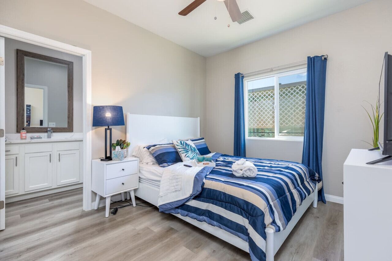 Blackout curtains, free WiFi