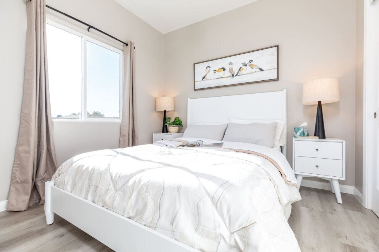 Blackout curtains, free WiFi