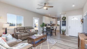 Classic House, Non Smoking, Patio | Living area