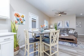 Dining - Shanah's Vacation Rentals (Ridgecrest)