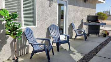 Rumah Comfort, Bebas Asap Rokok, patio | Teras/patio