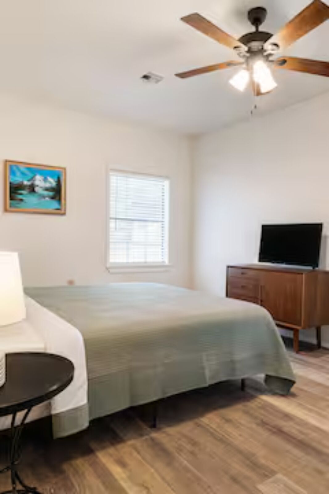 2 Schlafzimmer, Schreibtisch, Bügeleisen/Bügelbrett, kostenloses WLAN