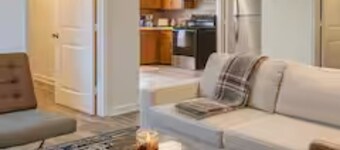 Cozy 2-bedroom house in welcoming Scott with AC