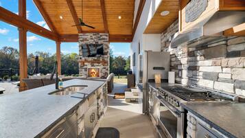 冰箱、微波炉、烤箱、炉灶