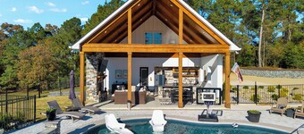 Charming farmhouse in welcoming Four Oaks with highland Cattle, pool and spa