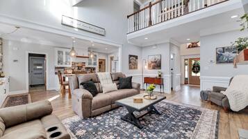 智能电视、电子游戏、桌上足球、乒乓球