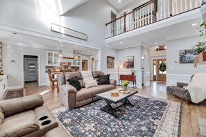 Smart TV, videojuegos, futbolito y tenis de mesa 