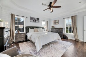 3 bedrooms, in-room safe, desk, iron/ironing board