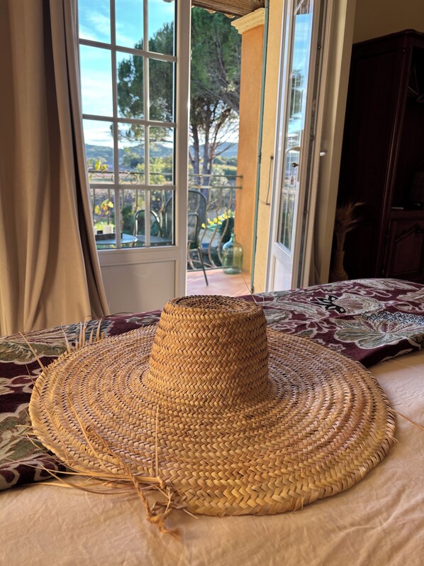 غرفة ديلوكس مزدوجة - بشرفة - منظر للجبل | مكواة/لوح كي وواي فاي مجانًا