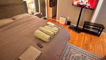 1 bedroom, iron/ironing board, free WiFi, bed sheets