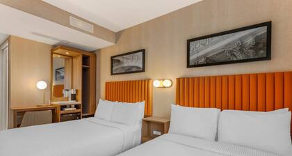 Cambria Hotel New York Times Square