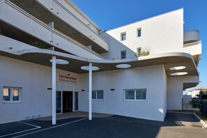 Exterior - Quality Suites Les rives de Mèze (Meze)