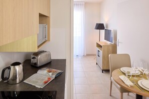 Habitació estàndard, 1 llit de matrimoni, no fumadors | Wifi gratuïta 