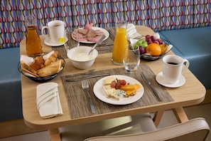 Breakfast area - Quality Suites Les rives de Mèze (Meze)