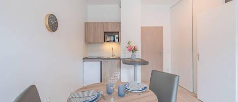 Suíte, 2 camas Queen, para não fumantes | Wi-Fi de cortesia