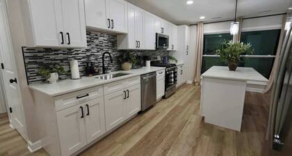 Modern Stylish Comfort Near Casino and Hwy