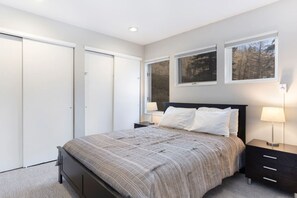 3 Schlafzimmer, Schreibtisch, Bügeleisen/Bügelbrett, WLAN