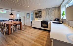 Kühlschrank, Ofen, Herdplatte, Geschirrspüler