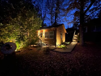 Cabin On Crowe by EZ Retreats