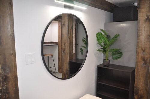 Charming 2-bedroom apartment in quaint Pocatello with AC