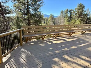 Property grounds - Pikes Peak Basecamp – Sleeps 16+ Mountain Views!!! (Woodland Park)