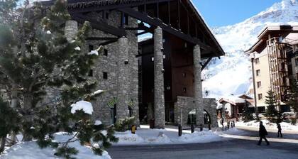 Completely Renovated Apartment, at the Foot of the Slopes