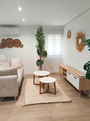 Living area - New apartment in the best area of Seville, 5 minutes from the Giralda. (Sevilla)