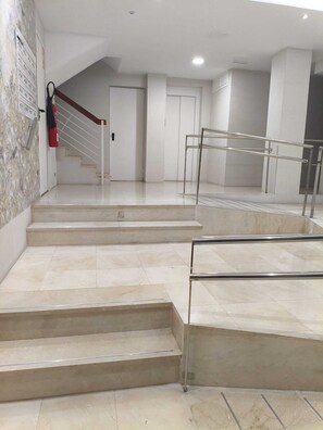 Interior - New apartment in the best area of Seville, 5 minutes from the Giralda. (Sevilla)