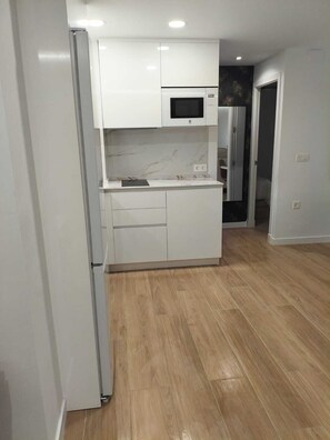 Interior - New apartment in the best area of Seville, 5 minutes from the Giralda. (Sevilla)