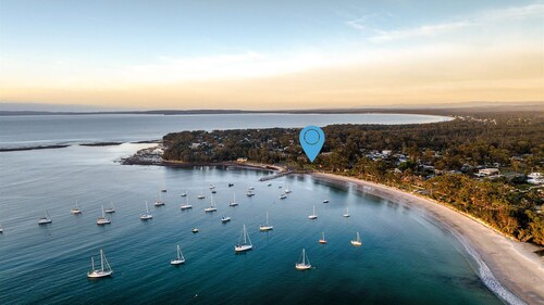 The Bay House - Waterfront with Fireplace