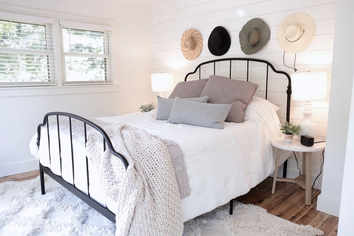 1 dormitorio, tabla de planchar con plancha, Internet y ropa de cama