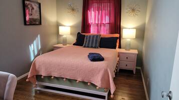 2 bedrooms, travel cot, free WiFi, bed sheets