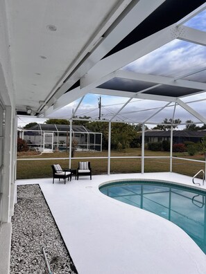 A heated pool - Charming 2-bedroom house in awesome Venice with AC and pool heater (Venice)