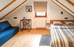 2 bedrooms, travel crib, free WiFi