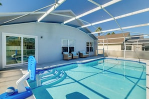 Pool - 10 Mi Disney Gem: Game Room, Pool, Golf & Parks (Davenport)