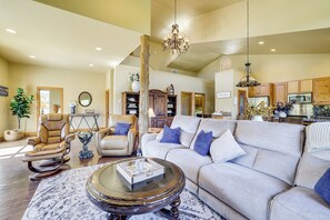 Televisio, takka, videopelejä, kirjoja