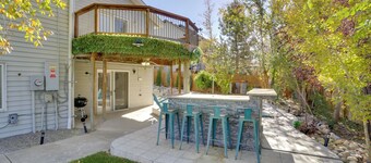 6 Mi to Barr Lake: Apt w/ Yard & Pool Access!