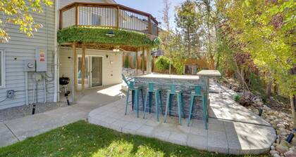 6 Mi to Barr Lake: Apt w/ Yard & Pool Access!