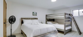 6 Mi to Barr Lake: Apt w/ Hot Tub Access!