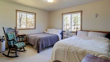 3 habitaciones, escritorio, cuna de viaje y acceso a internet