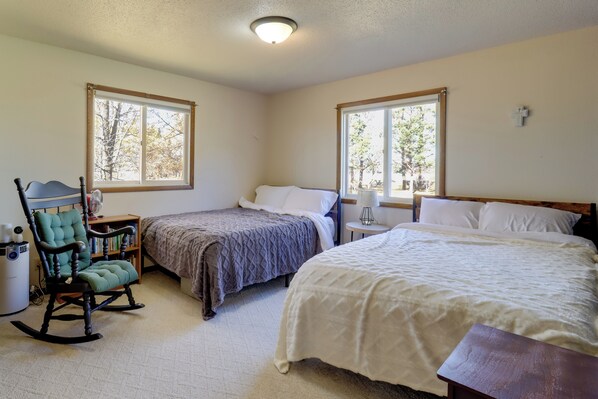 3 dormitorios, escritorio, cuna de viaje y Internet