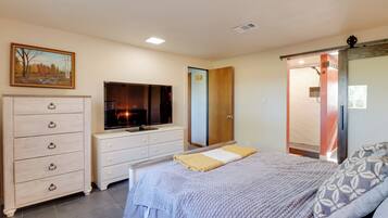 3 dormitorios, escritorio, cuna de viaje y Internet