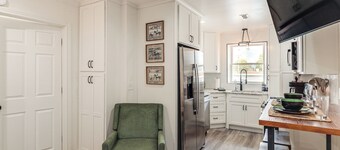 2 Mi to Ark Encounter! Walkable Williamstown Condo